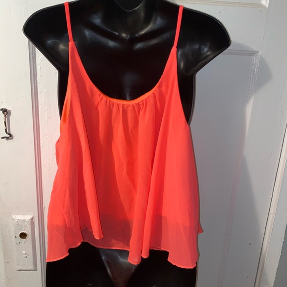 Cute top - Picture 3 of 3